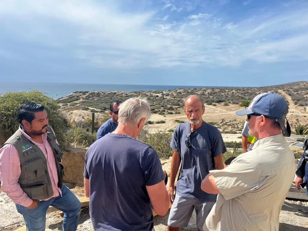 Coordination discussion during a site visit